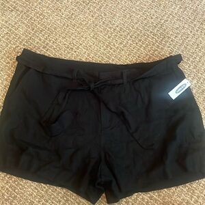 Linen shorts black